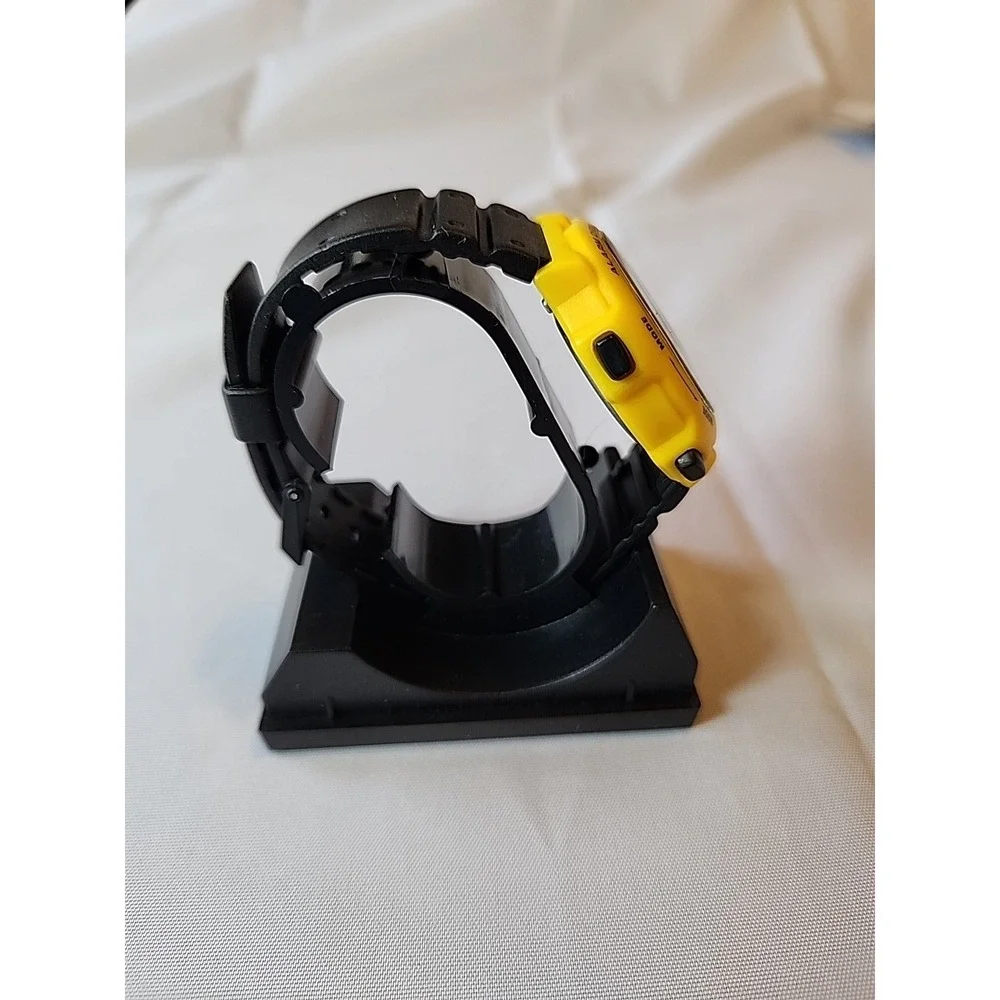 New Range2000 Digital Wristwatch Black & Yellow Water Resistant Laps New in Box